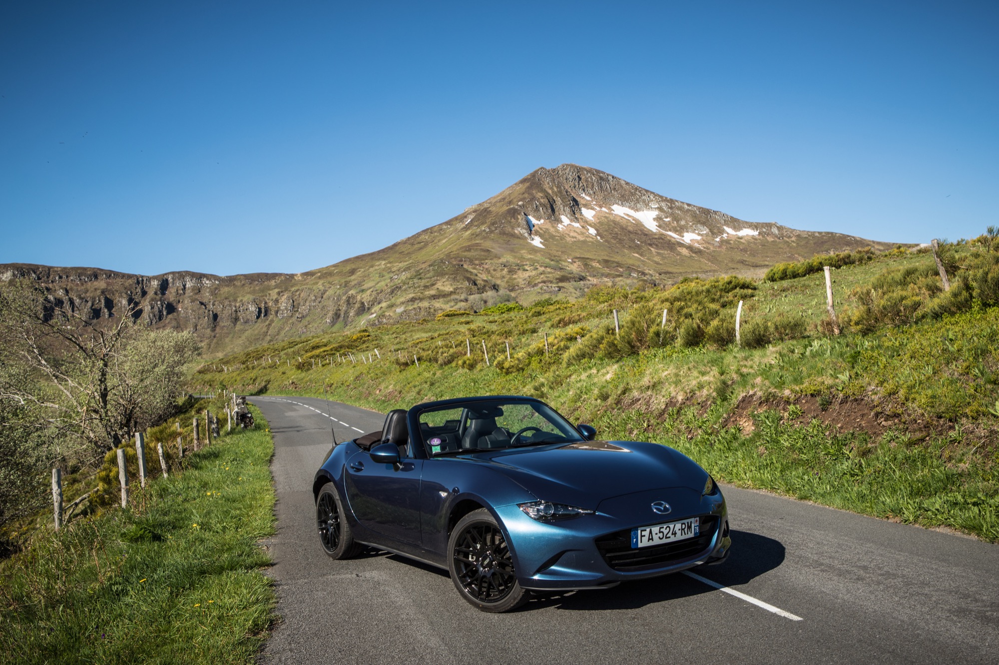 Mazda MX-5 Aki Edition - Miniature 3